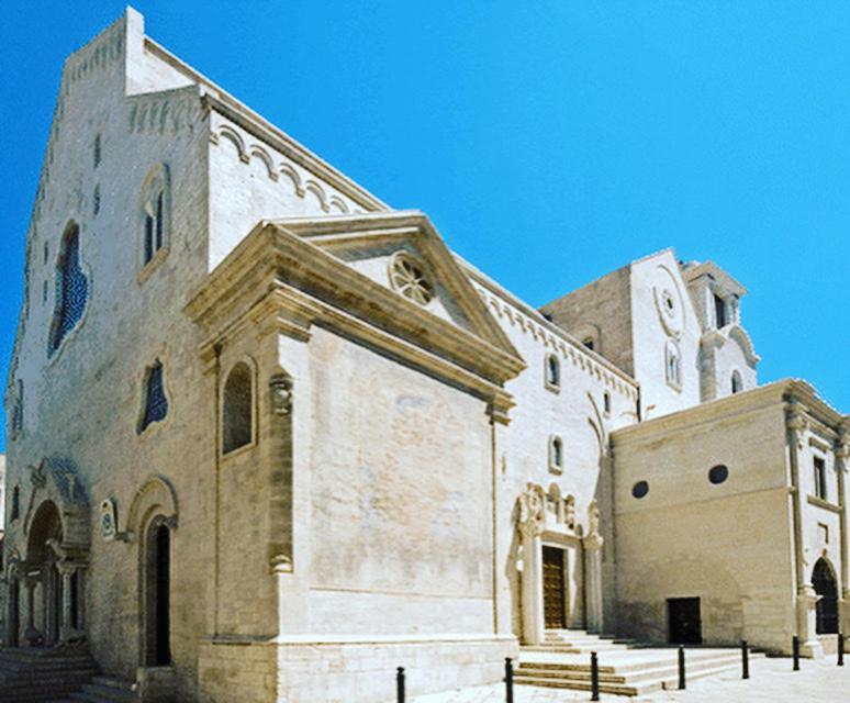 La Torretta Di Gigi - Soggiorno In Torre Medievale Bisceglie Kültér fotó